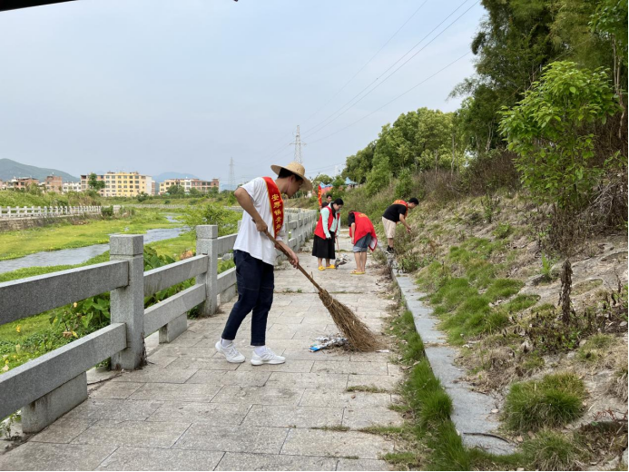 福建平和：守粮护河两不误 青春力量来助力(1)309.png
